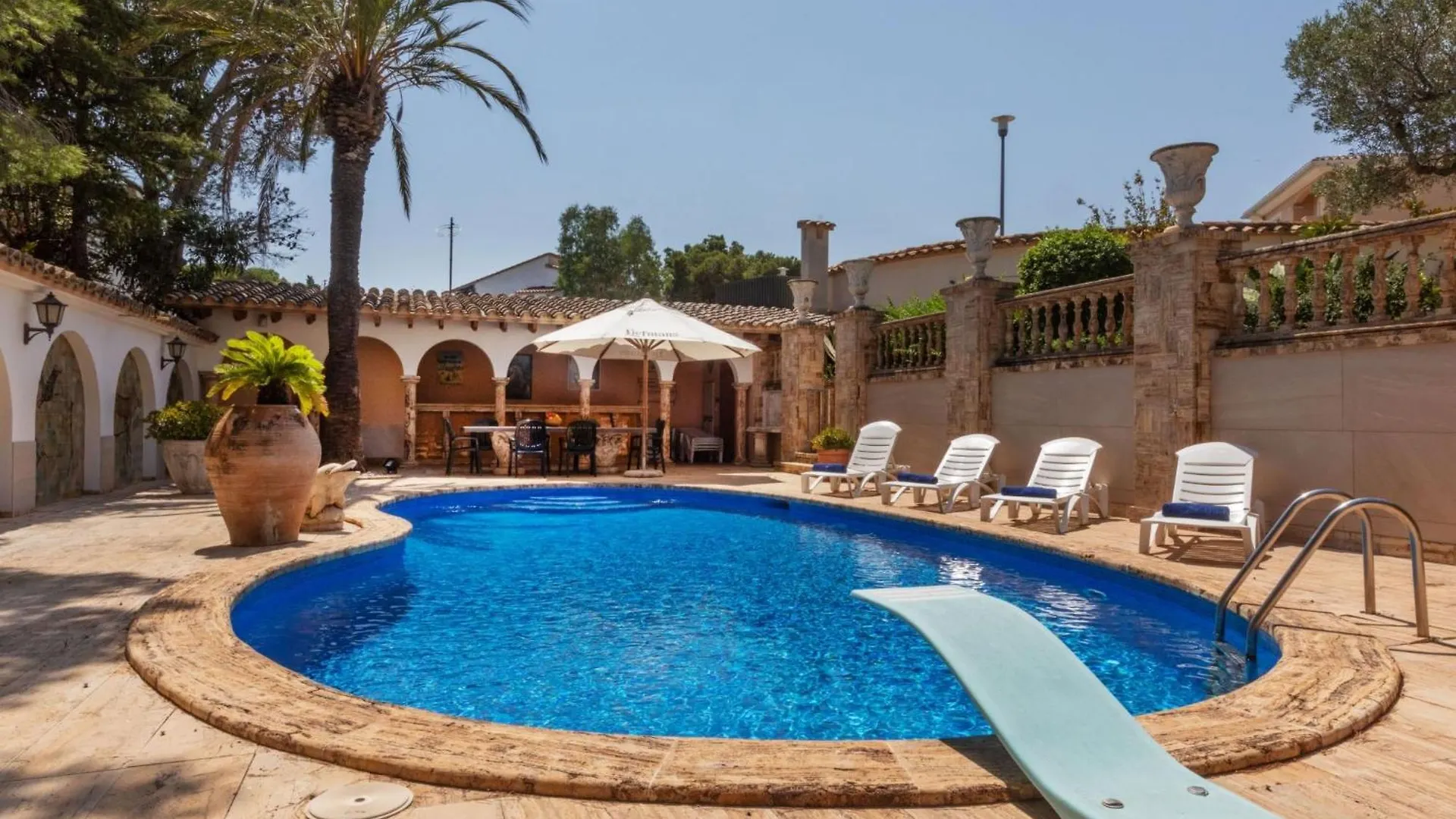 Villa Les Oliveres By Interhome Llanca